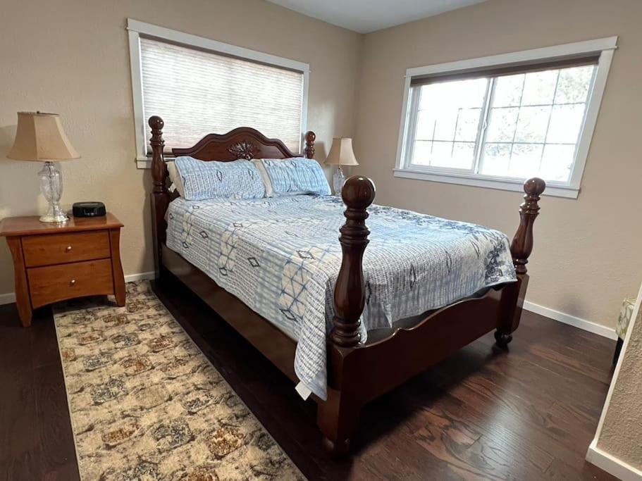 Eclectic Farm Stay Near Redmond Εξωτερικό φωτογραφία