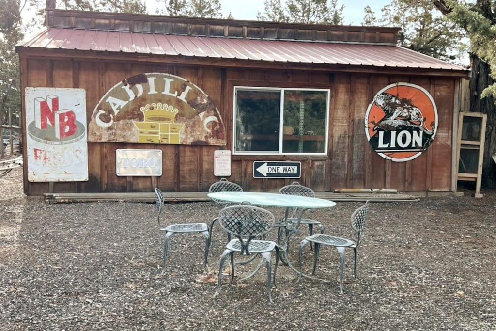 Eclectic Farm Stay Near Redmond Εξωτερικό φωτογραφία